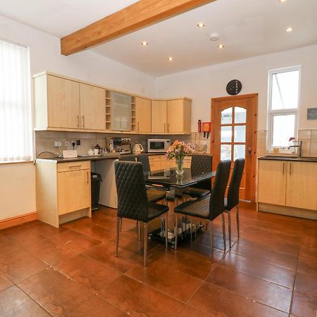 Coed Llai Villa Holyhead Luaran gambar